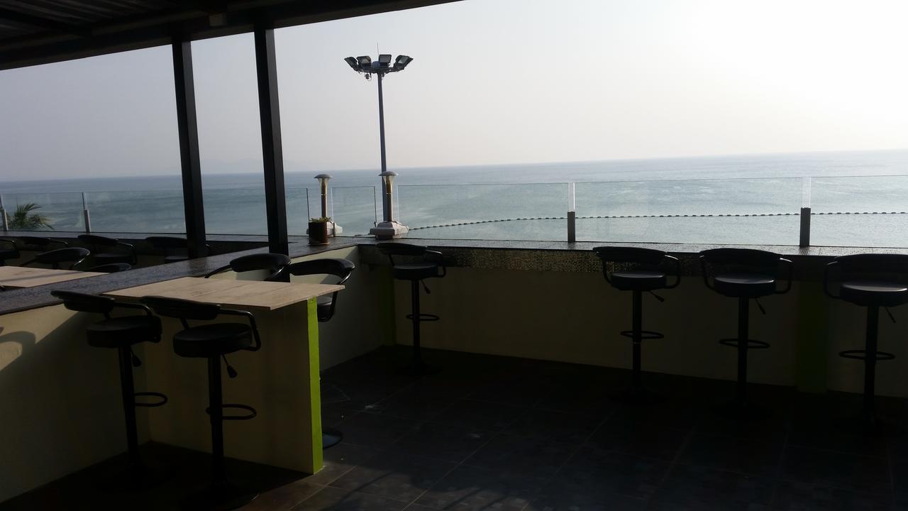 Barfly Pattaya Hotell Haat Jomtien Eksteriør bilde